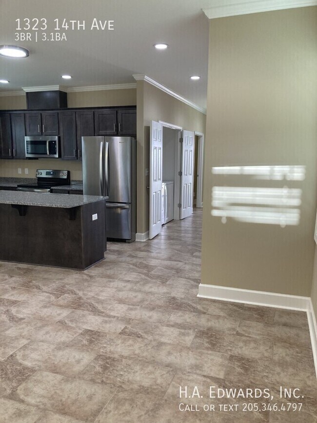 Foto del edificio - 1323 14th Ave