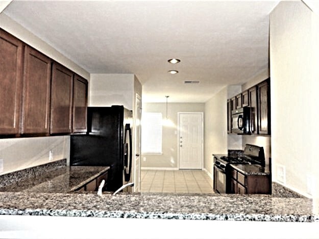 Building Photo - 2713 Sandberry Dr