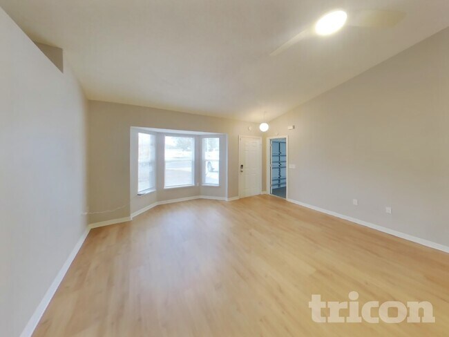 Foto del edificio - 10443 Elgin Blvd