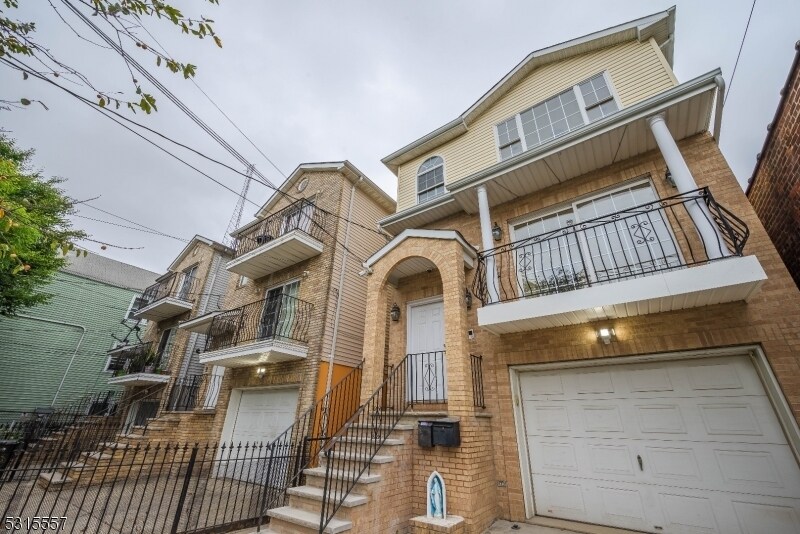 Primary Photo - 351 New St