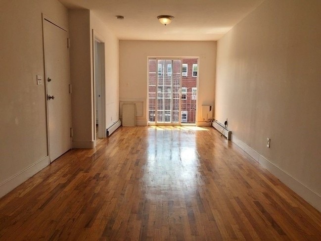 Building Photo - 489 Maple Street