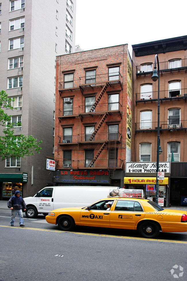 Foto del edificio - 149 W 14th St