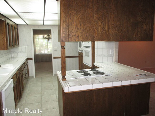 Building Photo - 509 Mainberry Dr