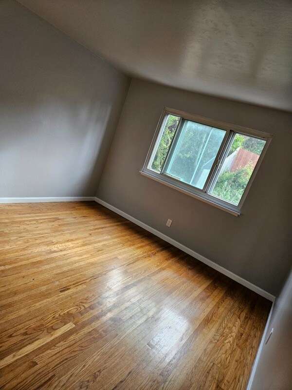 Foto del edificio - 58 Wakefield Ave