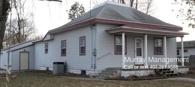 Building Photo - 405 N Main St
