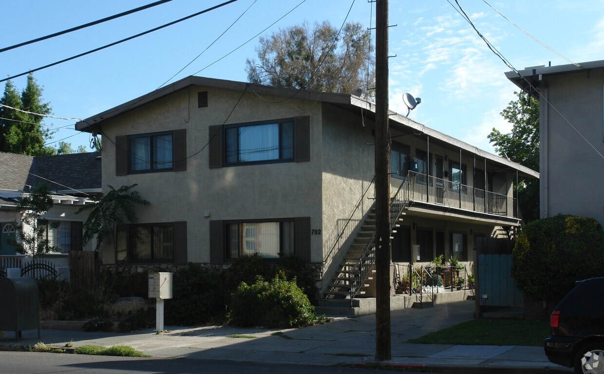 Primary Photo - 702 Vine St