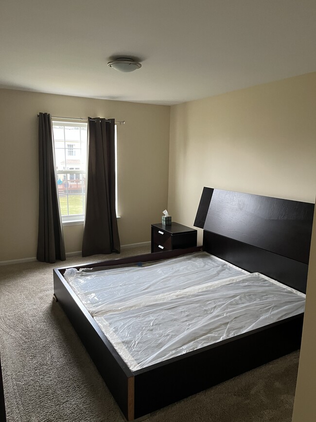 Master bedroom - 3079 Ailsa Craig Dr