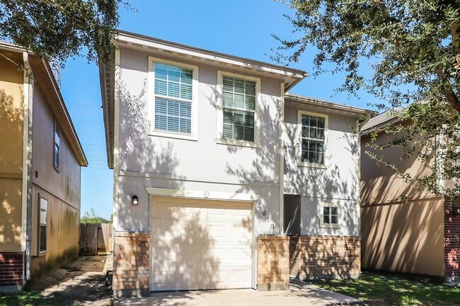 Building Photo - 4918 N Cancun Dr
