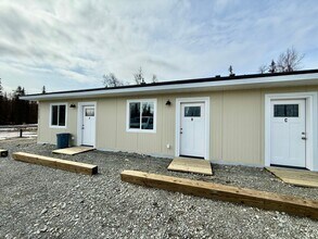 Building Photo - 46860 Isaak Rd