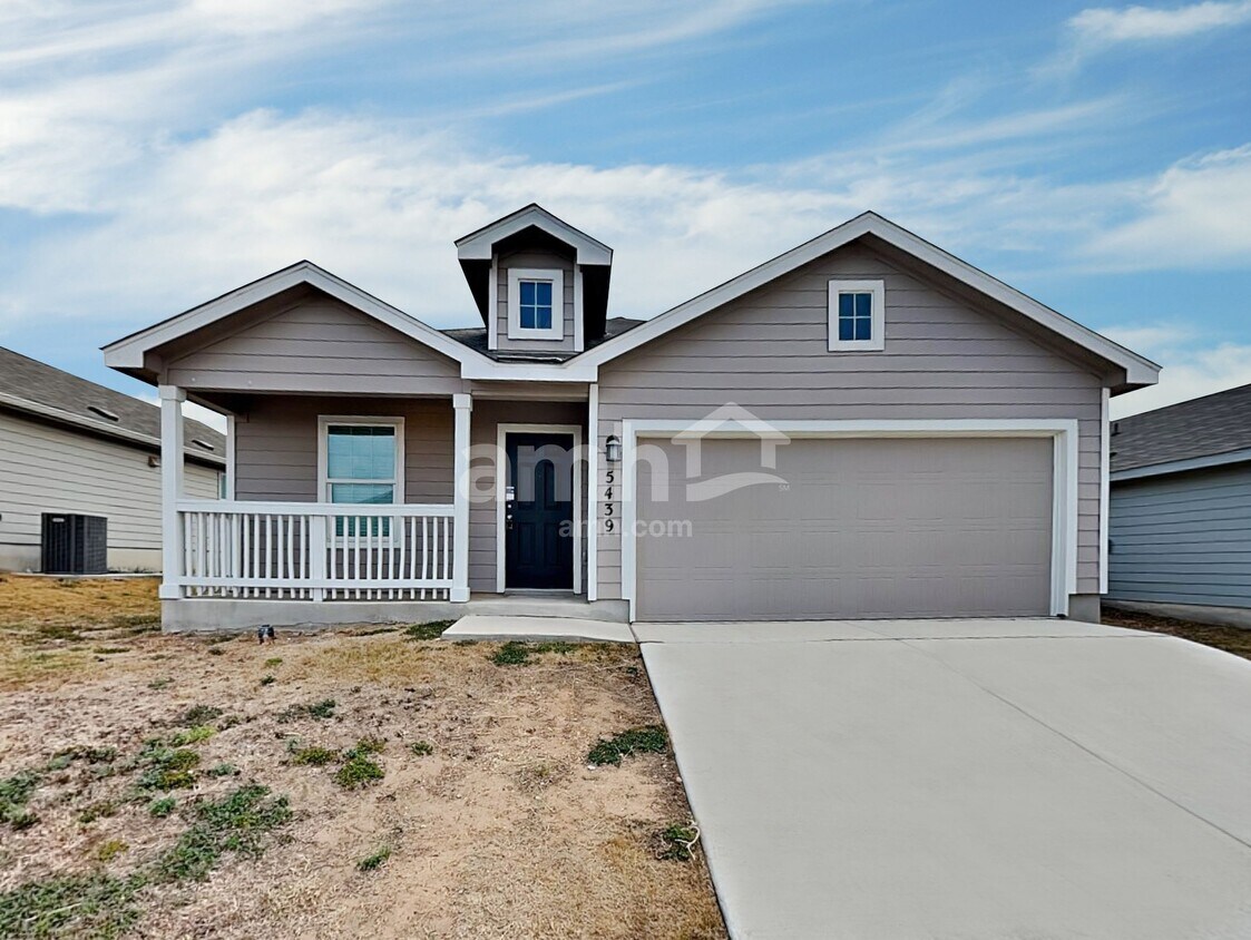 Foto principal - 5439 Elm Valley Dr