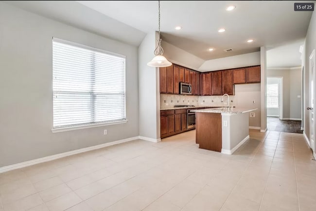 Building Photo - 1600 Keswick Dr