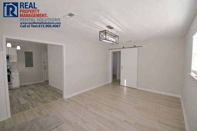 Building Photo - Gorgeous 3br/1.5ba in Murfreesboro! Fenced...