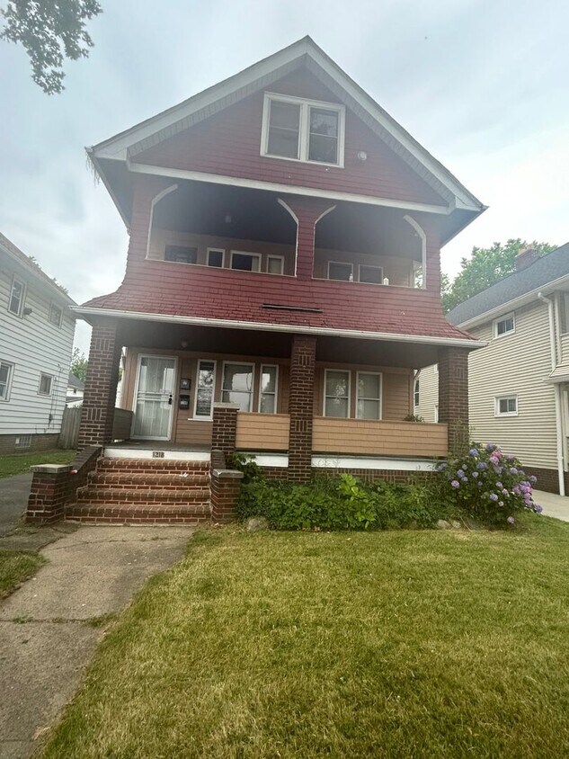 Foto principal - 1218-1220 E 176th St