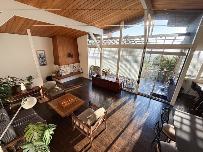 Foto del edificio - 6925 Snake Rd