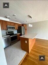 Building Photo - 50 Green St