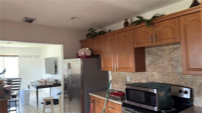 Foto del edificio - 669 W 23rd St