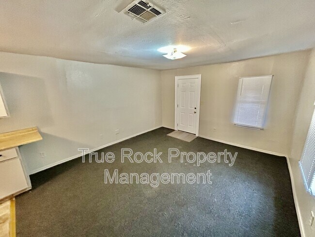 Foto del edificio - 608 W 4th St