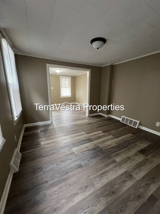 Building Photo - Great 3 Bed with a bonus room in Salem! Eligible for $500 Security Deposit.