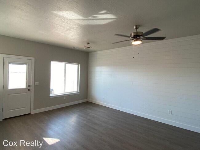 Foto del edificio - 3 br, 2.5 bath House - 3041 N 225 E