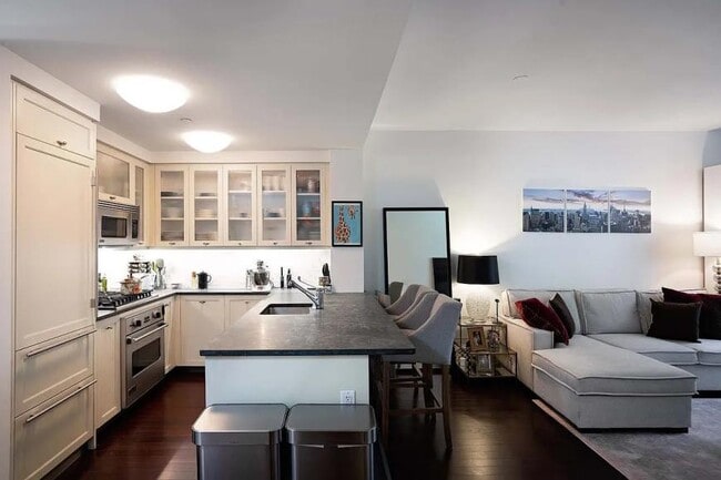 Building Photo - 0 bedroom in New York NY 10069