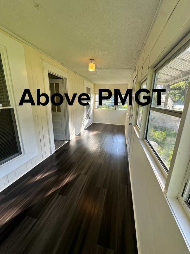 Building Photo - 3 bed, 2 bath remodeled home