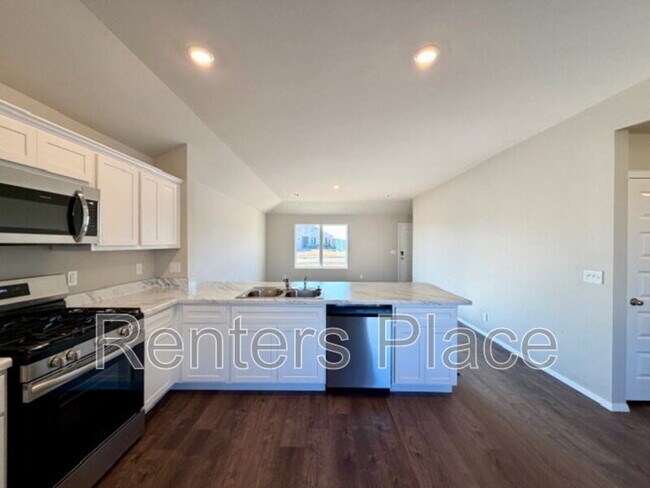 Building Photo - 1114 Raven Dr