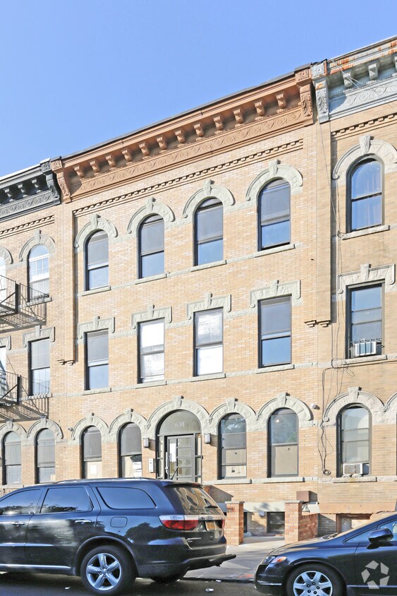 Primary Photo - 638 Wilson Ave