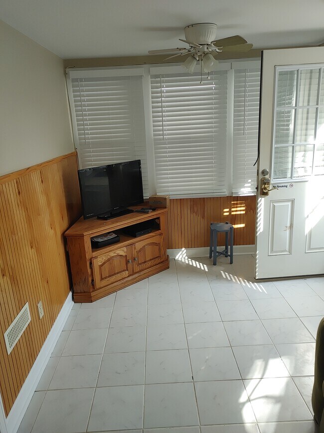 Sala de estar - 8 Highland Ave