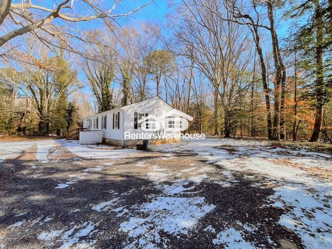 Foto del edificio - 8064 Crittenden Rd