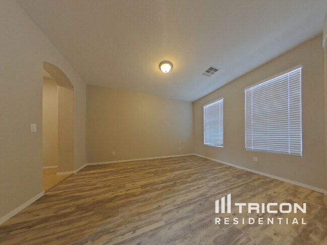 Foto del edificio - 16253 W Yavapai St