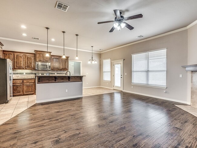 Foto del edificio - 3 Bedroom + Study + 3 car garage home located in the heart of Edmond!