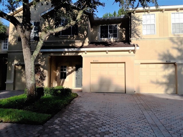 Foto principal - 9333 Stone River Place