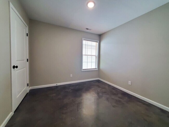 Foto del edificio - 180 Cane Creek Ln