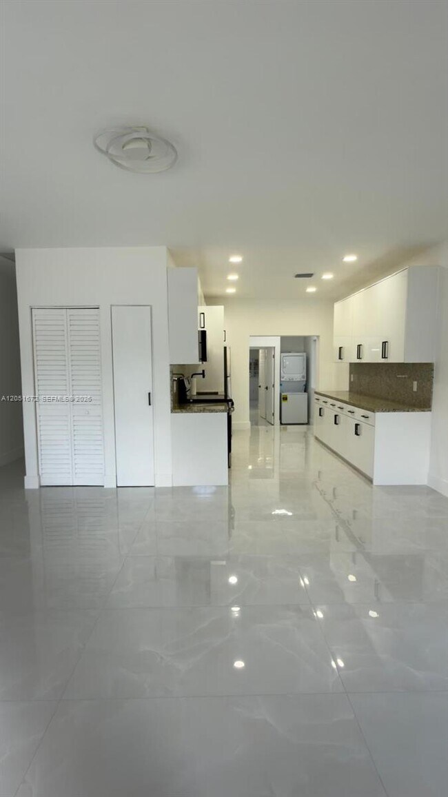 Foto del edificio - 2480 NW 87th Terrace