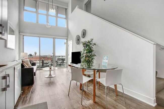 Interior Photo - The BW