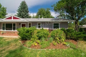 Building Photo - 1040 Glenmoor Dr