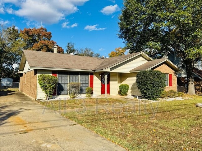 Building Photo - 5821 Darien Dr