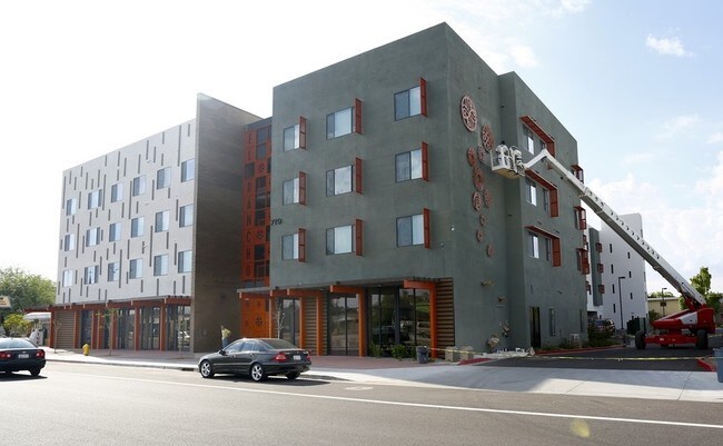 Foto del edificio - El Rancho Del Sol
