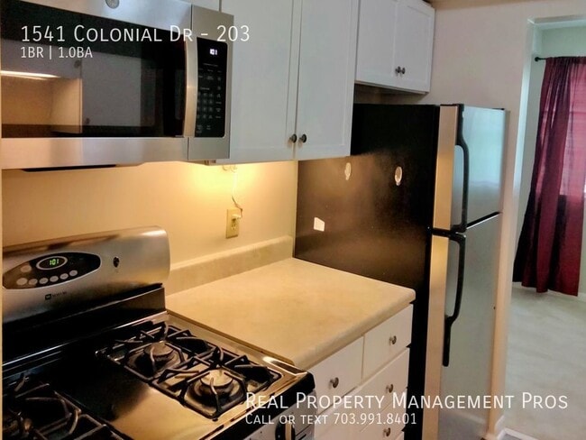Foto del edificio - 1541 Colonial Dr