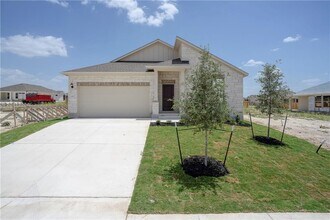 Building Photo - 220 Tanda Ln