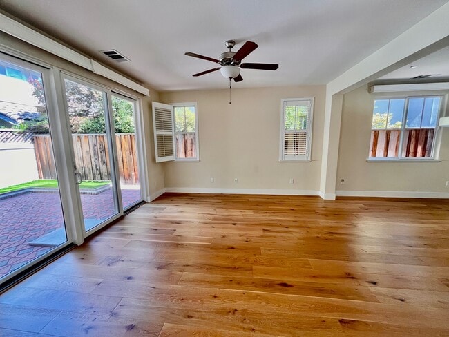 Foto del edificio - 212 Shumway Ln