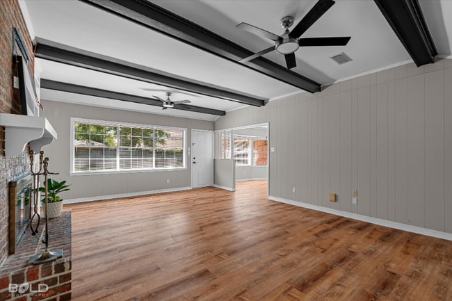 Building Photo - 425 N Dresden Cir