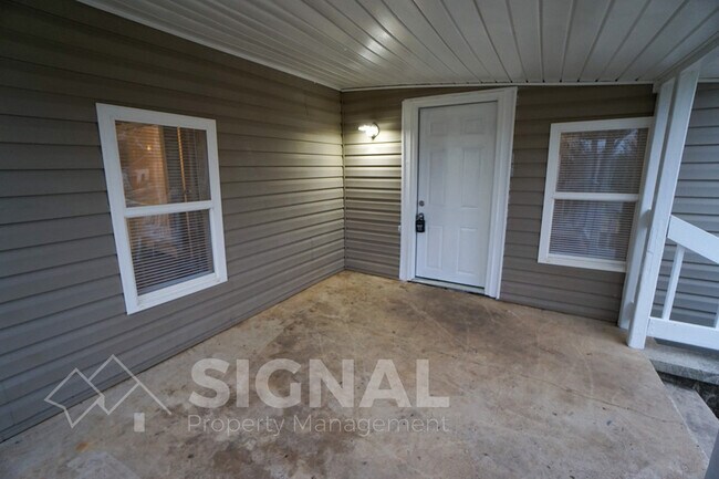 Building Photo - 8432 Lawley Ave