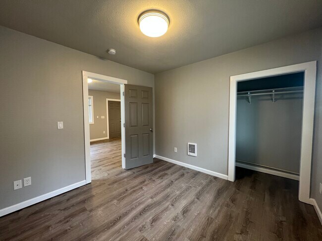 Building Photo - Briar Rose Apartments