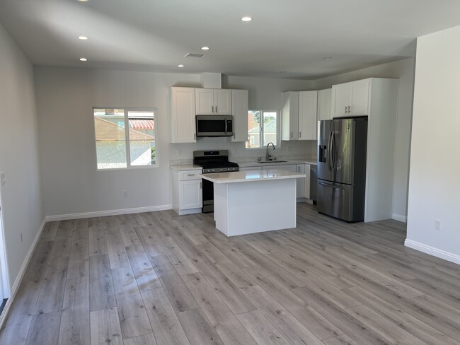 Foto del edificio - 2928 N Brighton St