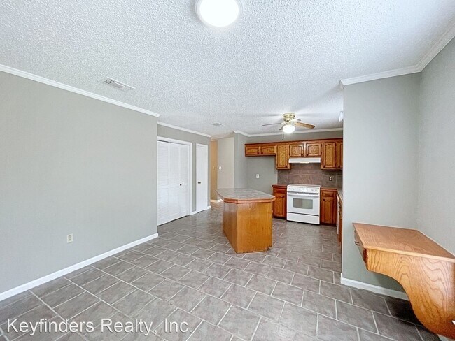 Building Photo - 3 br, 2 bath House - 18063 Autumn Leaves Dr.
