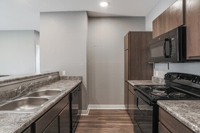4HAB, 2BA - Cocina - Eight Thirty Water Tower