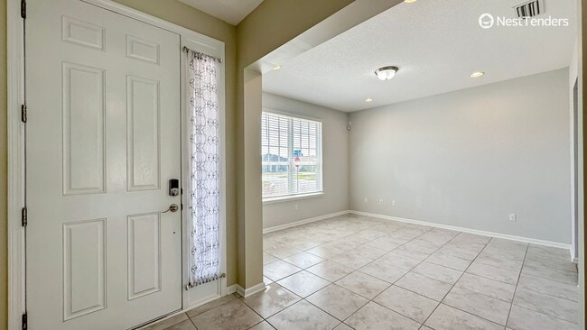 Foto del edificio - Four Bedrooms in the Heart of Nassau County!