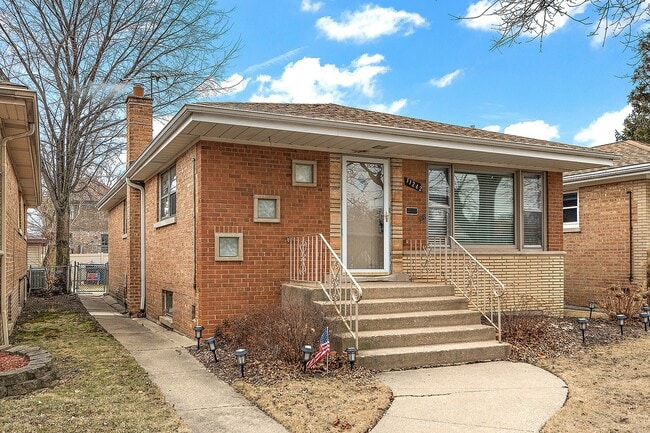 Building Photo - 11242 S Whipple St