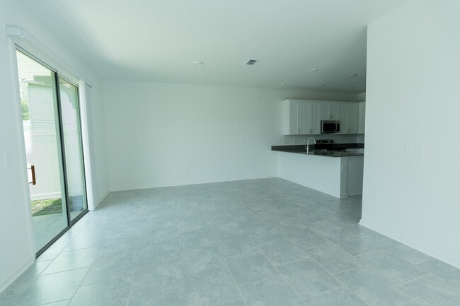 Building Photo - 7433 Stone Creek Trl